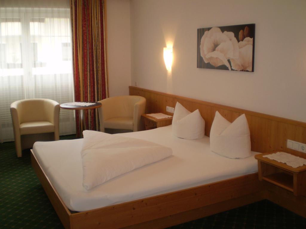 Apart Hotel Garni Strasser Zell am Ziller Szoba fotó