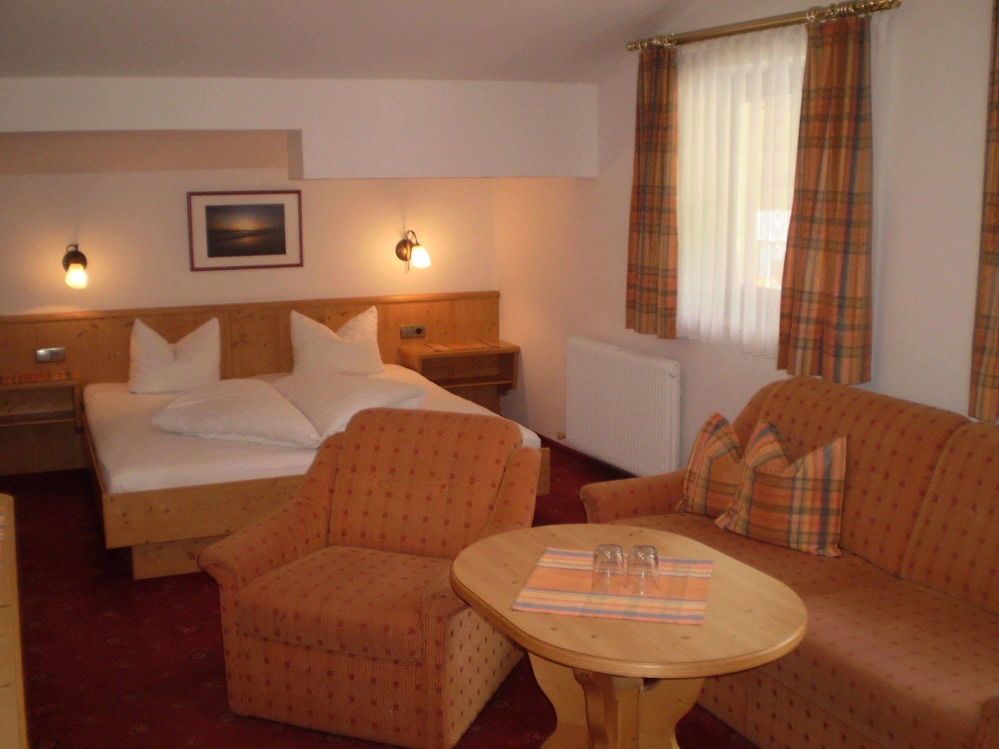 Apart Hotel Garni Strasser Zell am Ziller Kültér fotó