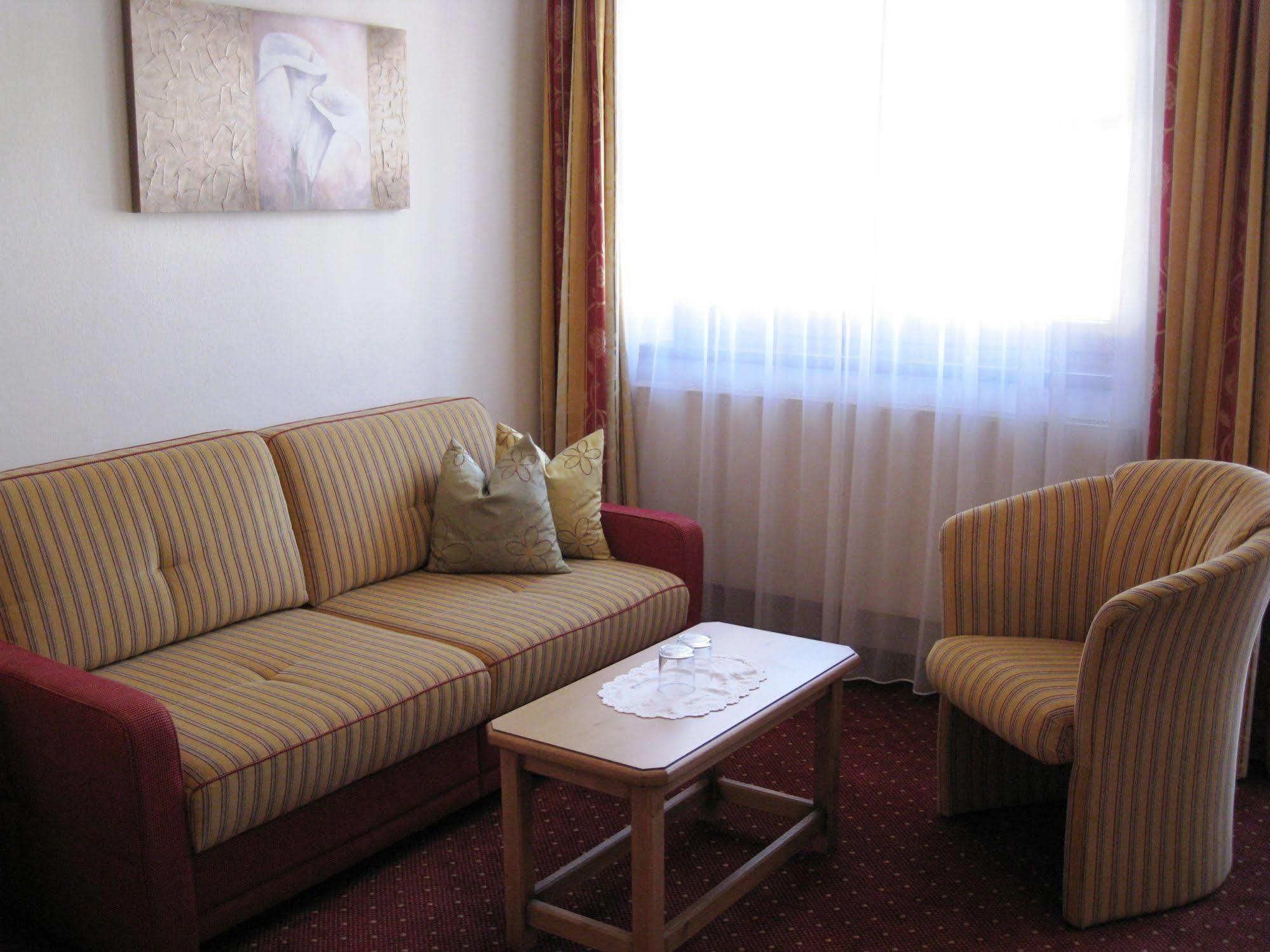 Apart Hotel Garni Strasser Zell am Ziller Kültér fotó