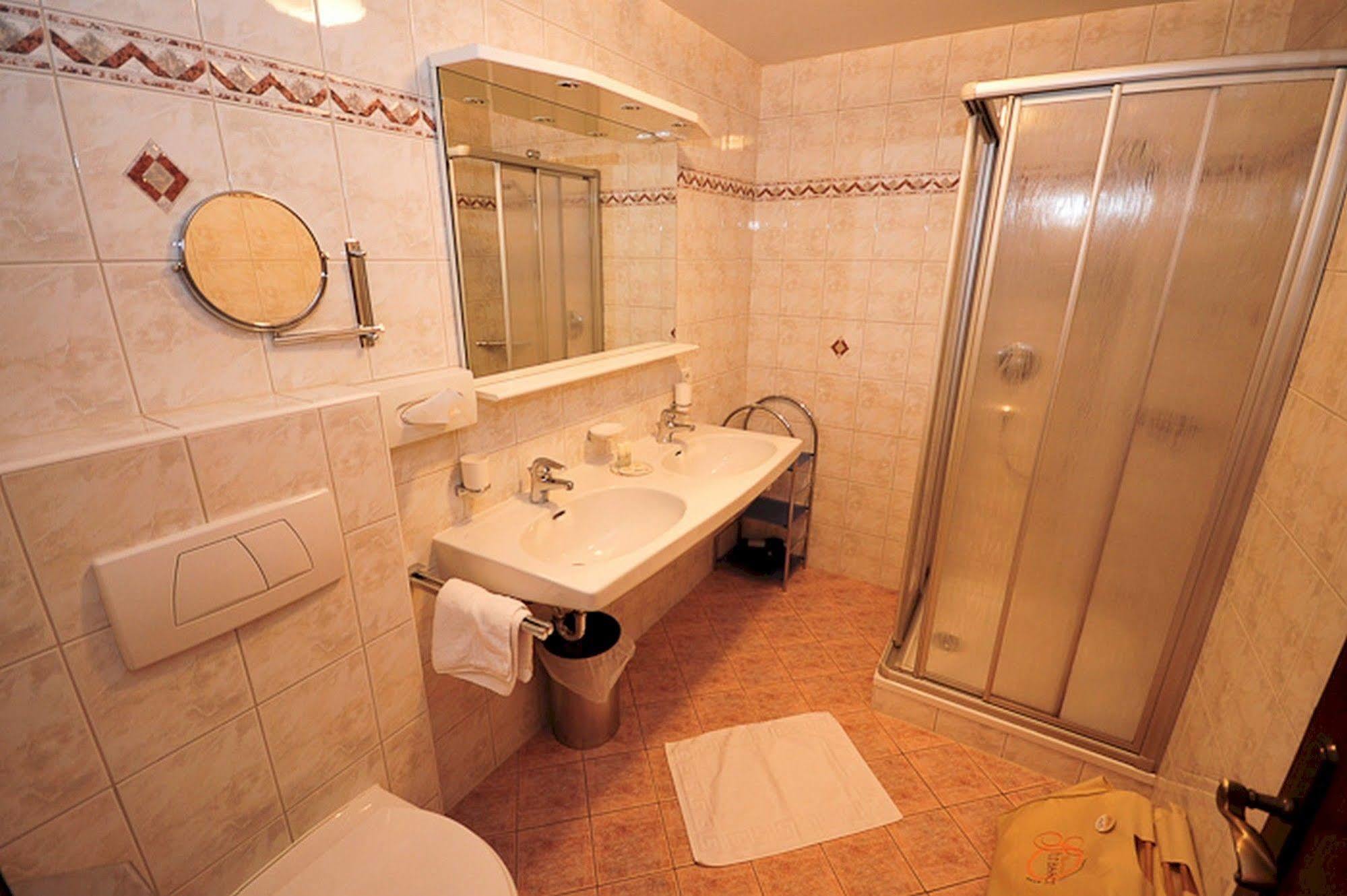 Apart Hotel Garni Strasser Zell am Ziller Kültér fotó
