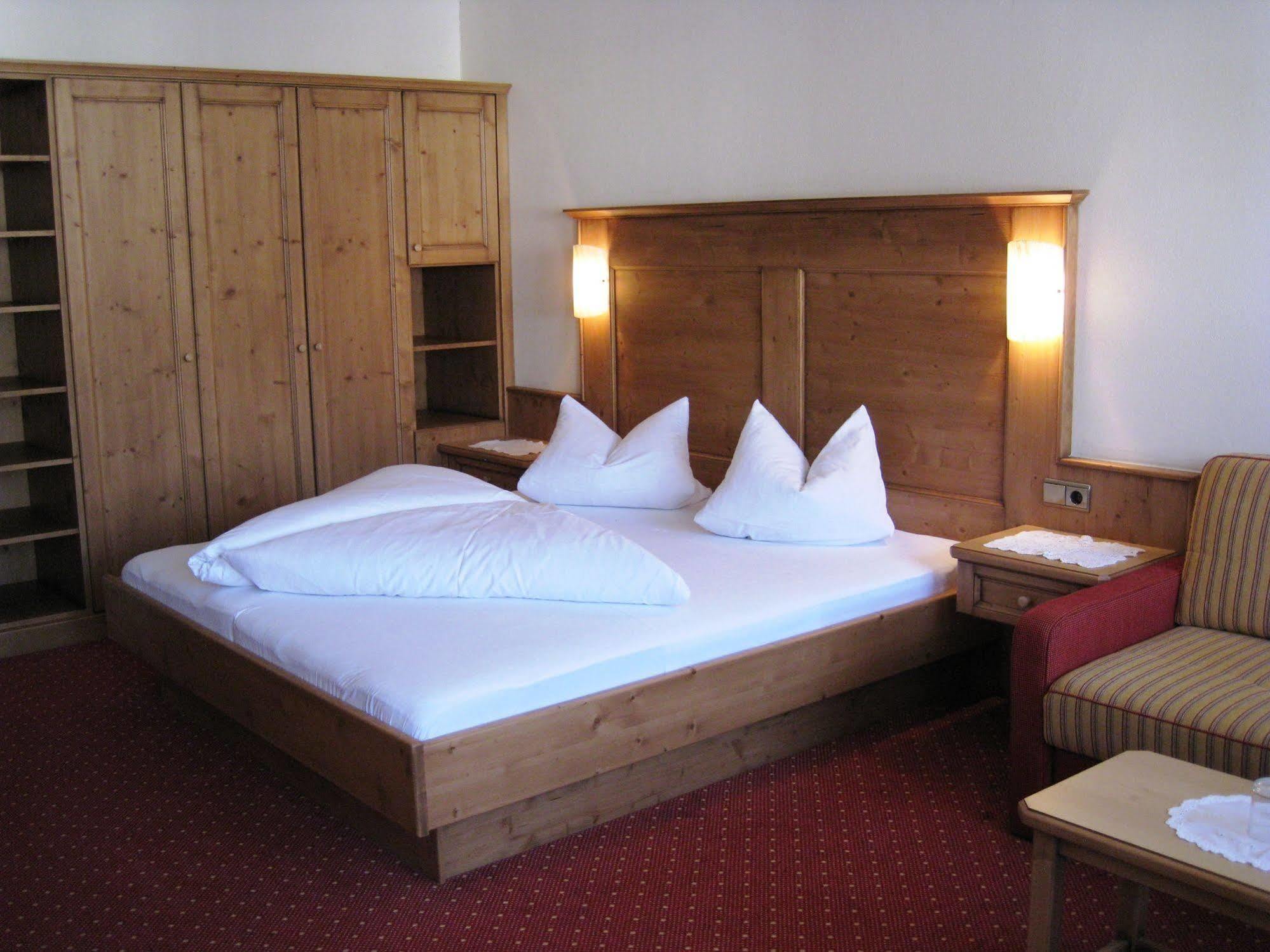 Apart Hotel Garni Strasser Zell am Ziller Kültér fotó